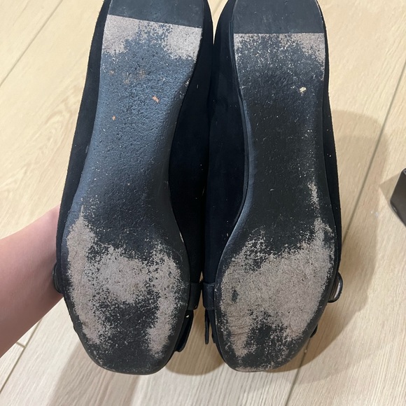 Lightly worn Gucci flats very cute for going out or office wear. - Picture 3 of 3